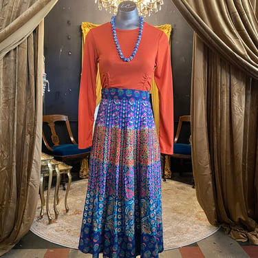 1970s wrap skirt, block print, vintage skirt, tie waist, rainbow batik, hippie skirt, festival, bohemian, high waist, cotton, border print 