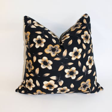 Floral Decorator Pillow Cover 