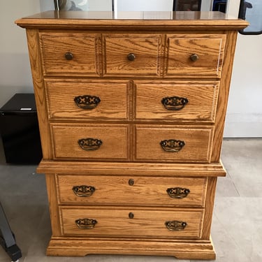 Broyhill Tallboy Dresser