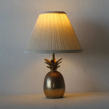 Vintage Brass Pineapple Accent Table Lamp with Shade Mid Century Hollywood Regency 