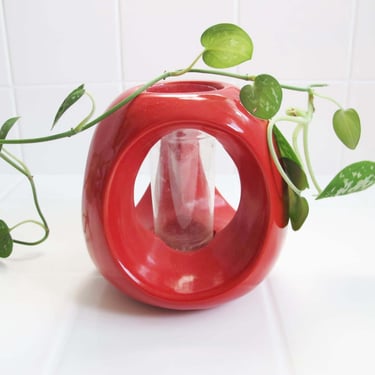 Vintage 80s Red Donut Cut Out Bud Vase - Post Modern Decor - Best Friend Gift - Plant Cutting Holder Propagation Vessel 