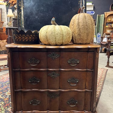 1750s French Oak Bombay Commode Dresser, 3 drawer 