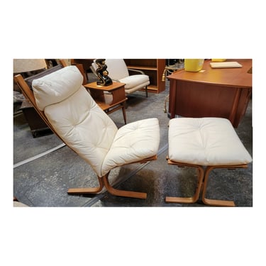 Mid-Century Modern Ingmar Relling Siesta Leather Lounge Chair & Ottoman 