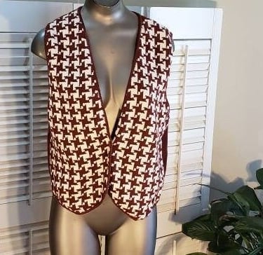 1980s Houndstooth Button Front V Neck Sweater Vest ~ Deadstock / sz L USA MaDE 