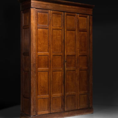 Oak Estate Cabinet ( Closed )