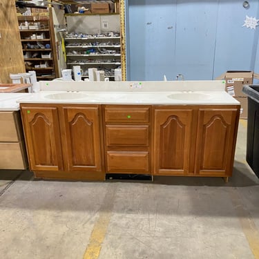 Freestanding Double Bathroom Vanity with Cathedral Arched Panel Doors