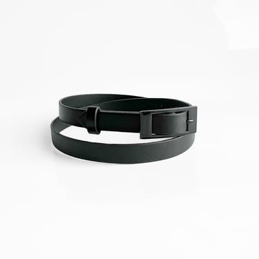 Thin Faux Leather Black Belt, sz. M/L