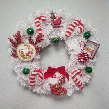 20" Handmade White Retro Inspired Christmas Holiday Wreath "Happy Holidays" 