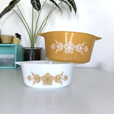 Set of 2 Vintage Butterfly Gold Pyrex Casserole Dishes 