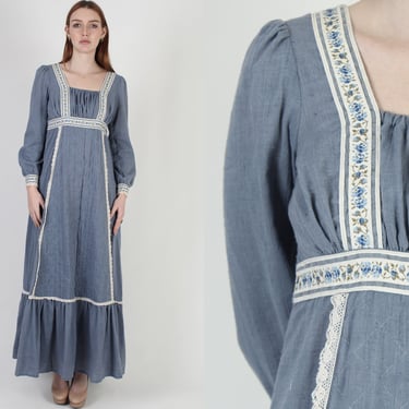 Dirndl Bodice 70s Renaissance Fair Dress / Medieval Times Renn Faire Gown / Quilted Chambray Floral Maxi 