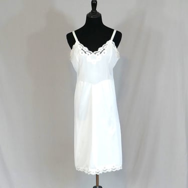 Vintage Off-White Dress Slip - Nylon - Lace Trim Full Slip - Aristocraft - L Size 40 