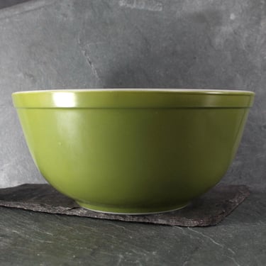 Vintage Pyrex #403 Nesting Bowl 2.5 Quart | Pyrex Mixing Bowl | Avocado Green Pyrex | Bixley Shop 