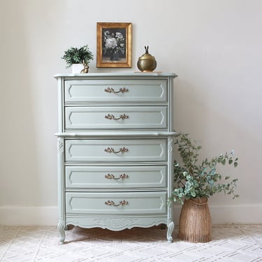 A Petite French Provincial Chest of Drawers in Bellwood