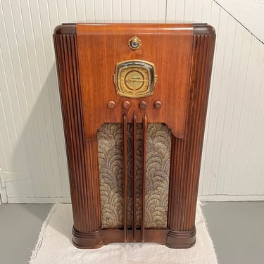 1937 Sparton Console AM/Shortwave/MP3 Radio, Elec Restoration, Tuning Eye, Bluetooth Option. SHIPPING EXTRA 