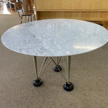 Marble Top Table<br />Metal legs<br />D 47 x H 30