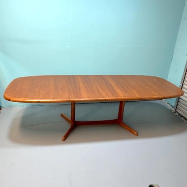 Mid Century Teak Extendable Dining Table / rectangle oval  / 2 leaves / 104” Long / Danish Modern MCM Vintage/ Shipping Not Included 