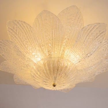 Lampada da soffitto in vetro di Murano trasparente, foglie lavorate a mano con graniglia, design lampadario Made in Italy 