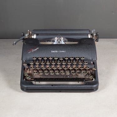 Vintage Smith-Corona Clipper Portable Typewriter c.1946