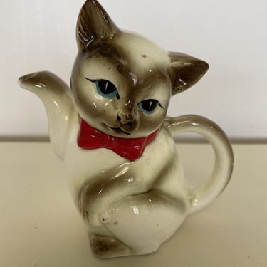 Siamese Cat Creamer with Red Bow made in Japan, cat lover gifts, 
