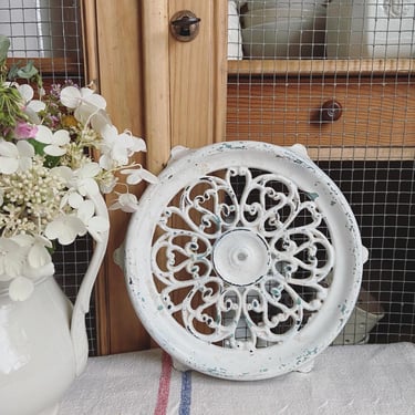 Beautiful vintage French cast iron trivet in beautiful design- WT01 