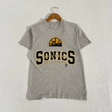 Vintage 1990s Seattle SuperSonics T-Shirt Sz. M