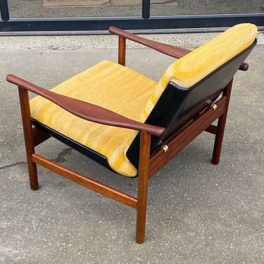 Unique Teak Lounge Chair w/ Bentply Cushions Supports in Yellow