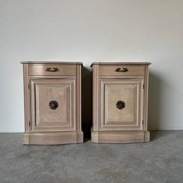 1960's Hollywood Regency French Provincial Style Ivory Finish Solid Wood Nightstands - A Pair 