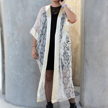 Vintage 1980s Adagio by Patricia Fieldwalker Kimono Robe, One Size Women, Cream Lace with Satin trim 