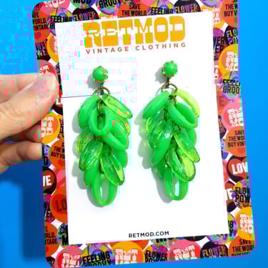 Fantastic Mod Vintage 60s 70s Lime Green Plastic Bead Dangle Statement Earrings 