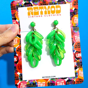 Fantastic Mod Vintage 60s 70s Lime Green Plastic Bead Dangle Statement Earrings 