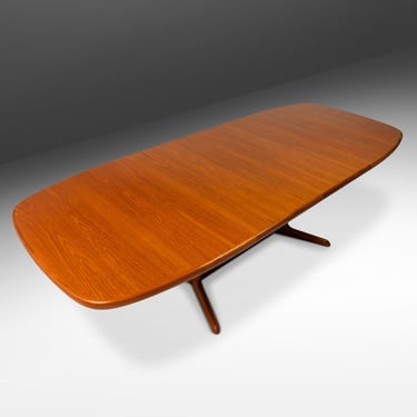 Danish Mid-Century Modern Extension Dining Table in Teak w/ Two Leaves by Skovby Møbelfabrik, Denmark, c. 1970s 