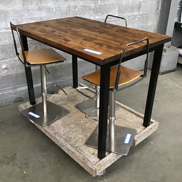 Dining Table & 3 Stools (Seattle)