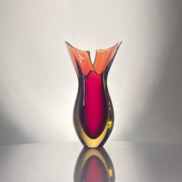 Vintage Flávio Poli Seguso Vetri D’arte vase in red and yellow Sommerso glass 