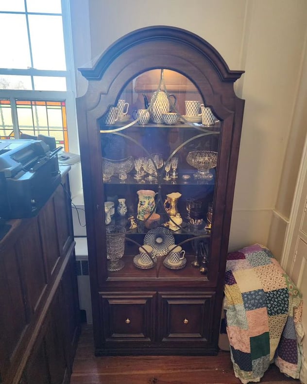 Arch Top Display Cabinet. Ethan Allen, lighted, 3 adjustable glass shelves, two door storage at base. 32x15x75" tall.