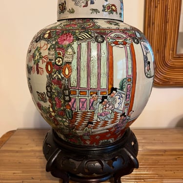 Beautiful large vintage ginger jar with pretty wooden base 