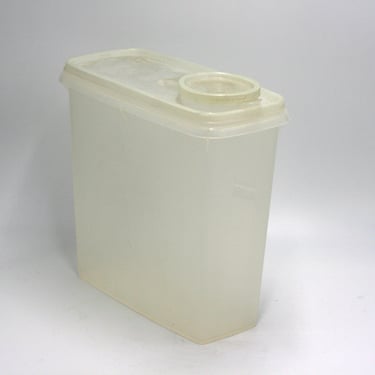 vintage tupperware store and pour clear cereal keeper 