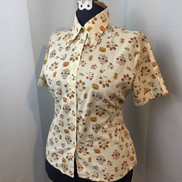 1970s Vintage Blouse Shirt Novelty Print Tea Floral Dagger collar L 
