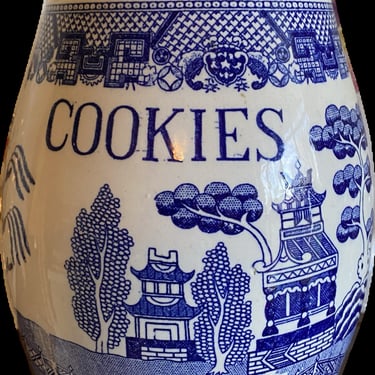 Japan Blue Willow Antique Cookie Jar Canister - Collectible Blue White Kitchen Decor - Asian Inspired Housewares~ old transferware 