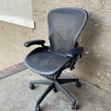 Aeron Chair, Size B