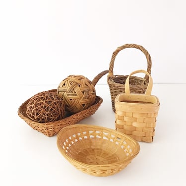 Vintage Wicker Mini Basket Set / Bathroom storage / Bedroom Storage / Camp Boho Decor / Vintage Rattan 