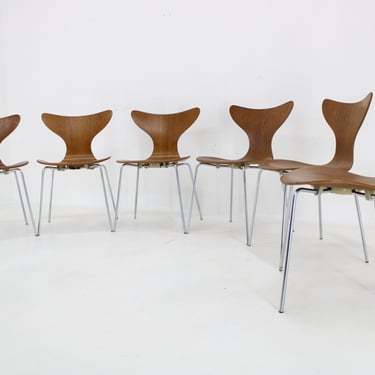 1970s Arne Jacobsen Set of Six Lily Chairs in Oak by Fritz Hansen, Denmark 