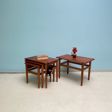 Set of 4 mid-century nesting tables with coffee table Scandinavian solid teak 1960s 