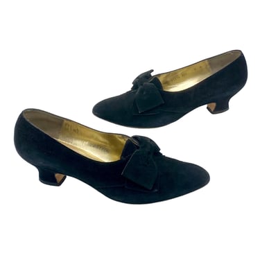 Vintage 1990s Black Ferragamo Regencycore Suede Bow Pumps, 90s New Romantic High Heels Pointed Toe, Louis XIV Shoes, Size 7 US, VFG 