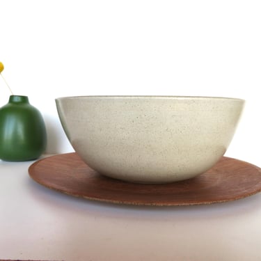 Early Heath Ceramics 8" Serving Bowl In Sand Glaze, Modernist Beige Ceramics By Edith Heath From Sausalito California 