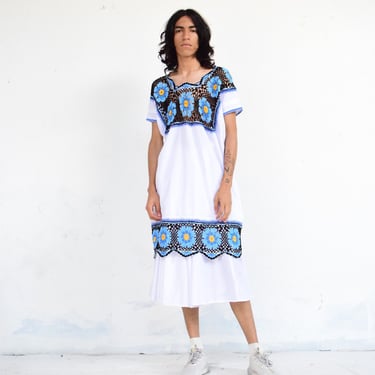 Hand Embroidered Mexican Dress. Yucantan Huipil 