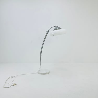 Spaceage Reggiani bow floor lamp with marble base by Euro design 1980s 