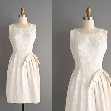 vintage 1950s White Brocade Cocktail Party Wiggle Dress - Size Small 
