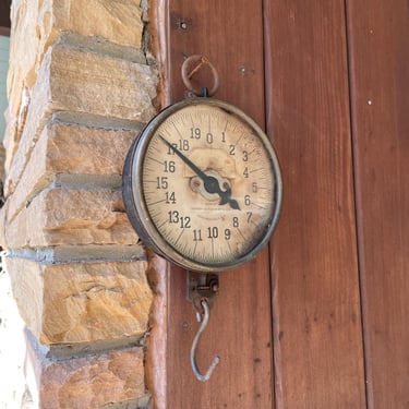 Early 20th Century Triner Scale, 1917 USA Chicago, Prop Vintage Small Hanging Mercantile Victorian Style Post Office Country General Store 