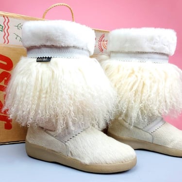Curly goat fur boots. Vintage aprés ski boots. Sherpa lining. White. By Oscar Sport. Size 7 (38) 