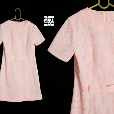 Pretty Mod Vintage 60s 70s Light Peach & White Textured Polyester Short Sleeve Scooter Dress 